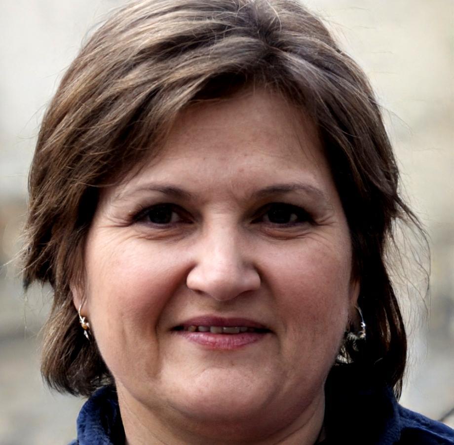 Porträt von Finanzberaterin Linnea Sörensen, die Kunden seit Jahren begleitet